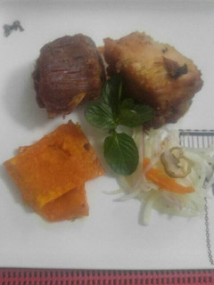 Una foto de Chicharrón de cerdo o chancho estilo Peruano