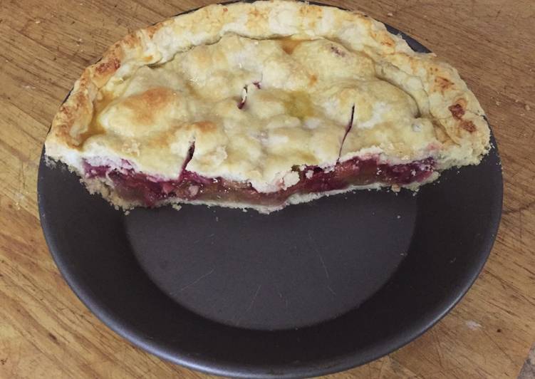 Easiest Way to Prepare Perfect Strawberry Rhubarb Pie FUSF