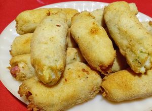 Una foto de Banderillas de salchichas y queso