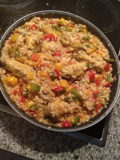 Una foto de Arroz de pollo y verduras