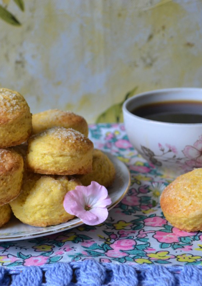 Una foto de Scones de polenta y naranja🍊
