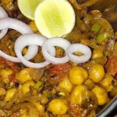 A picture of Chana masala.
