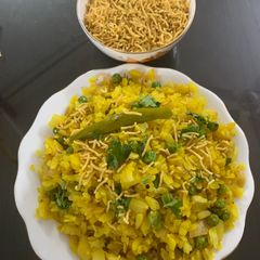 A picture of Matar Poha.