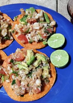 Una foto de Tostadas de ceviche a mi estilo