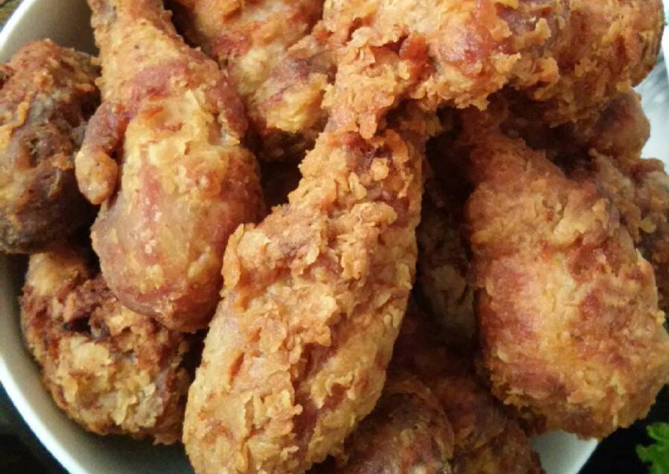Muslos bates de pollo fritos