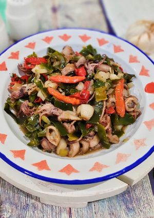 Foto resep Tumis Daun Kencur Cumi Asin 🦑🥬