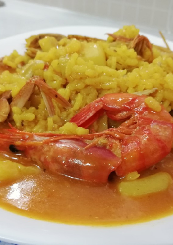 Una foto de Arroz con marisco🦐