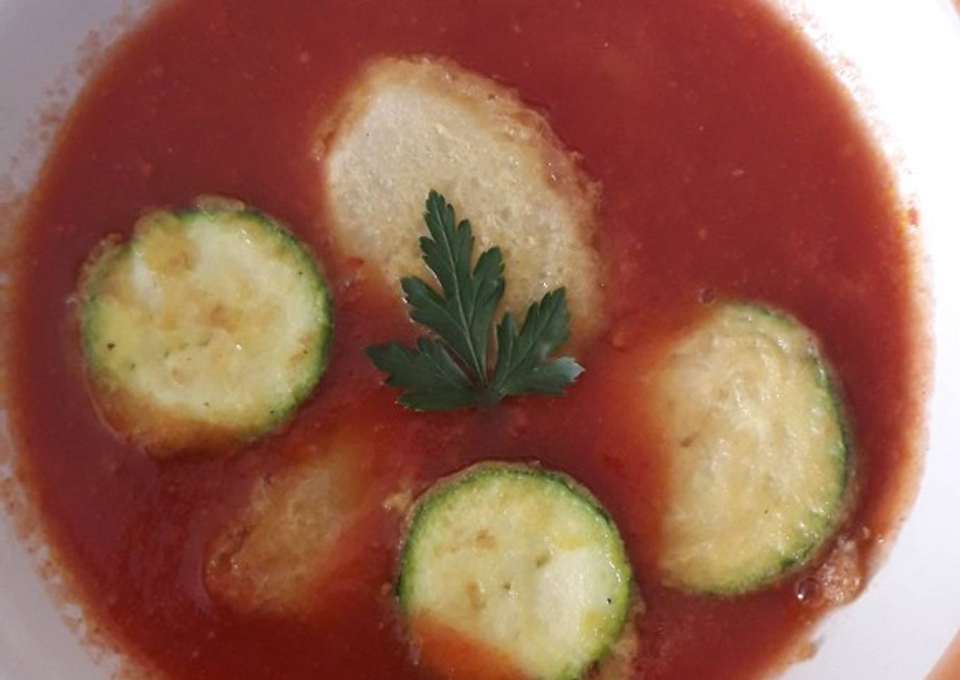 Sopa de calabacitas y papá (capeada)