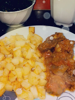 صورة لوصفة كبدة مشرملة بصوص الطماطم