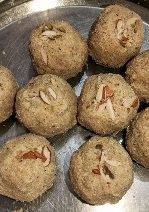 A picture of Choorma ladoo (Rajasthani).