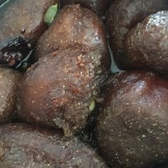 A picture of Aloo Pitha.