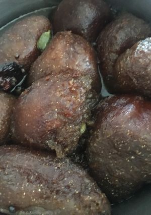 A picture of Aloo Pitha.