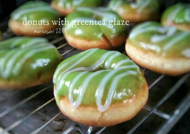 Donuts with greentea glaze
