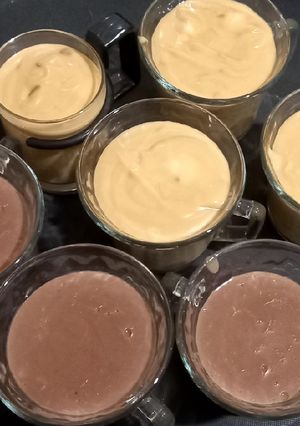 Una foto de Postre tipo serenito 2 sabores con leche en polvo o leche común