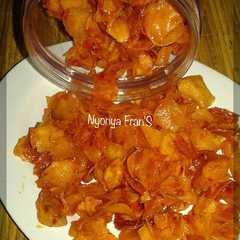 A picture of Keripik singkok pedas manis renyah Ala Nyonya Fran's.