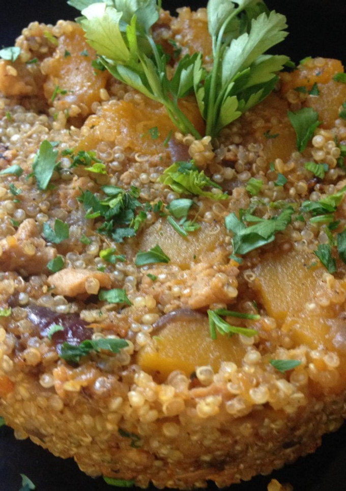 Una foto de Quinoa con calabaza y soja texturizada