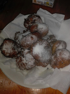 Una foto de Buñuelos súper fáciles con lo que tenés en tu casa
