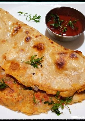 A picture of Egg paratha.