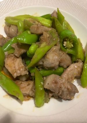 รูปของ หมูหมักผัดพริกหยวก