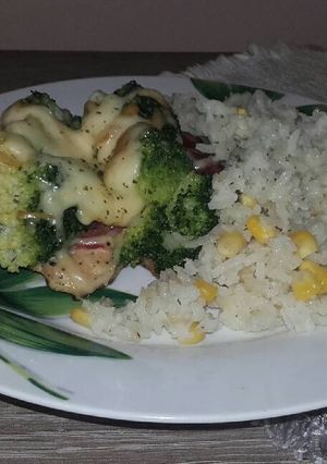 Csirkemell tarjával és brokkolival, egyenesen a sütőből recept fotója