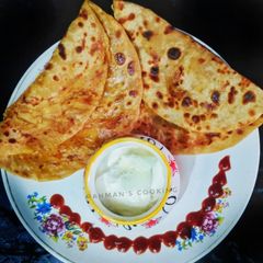 A picture of Jhatpat Aloo paratha.