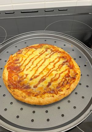 A picture of BBQ Pizza.