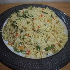 A picture of Chinese fried rice 🍚.