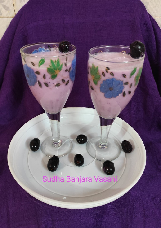 જાંબુ સ્મૂધી (Black berry smoothie recipe in Gujarati) રેસીપી મુખ્ય ફોટો