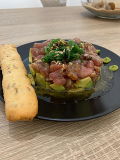 Foto principal de Tartar de atún y aguacate