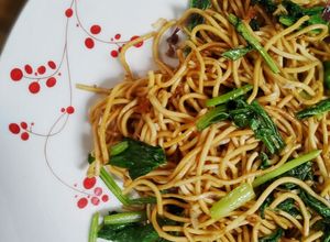 Foto resep Mie Goreng pelengkap Nasi Kuning