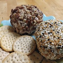 A picture of Garlic Ham & Cheese Balls.