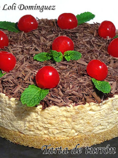 Una foto de Tarta de turrón de Jijona sin horno