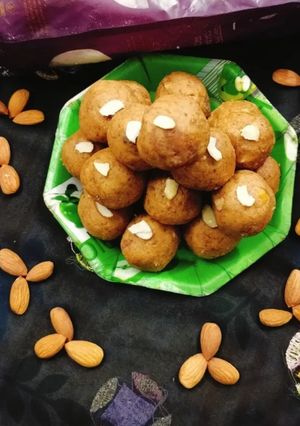 सत्तू के लड्डू रेसिपी मुख्य फोटो