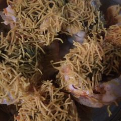 A picture of Sev puri.