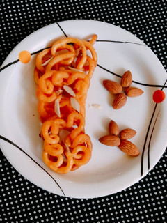 इमरती (imarti recipe in Hindi) रेसिपी मुख्य फोटो