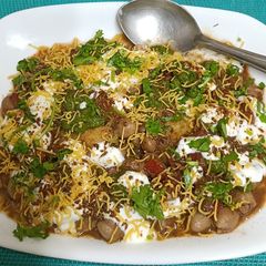 A picture of Kashi Chat Bhandar's Chole Tikki Chat.