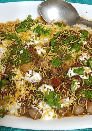 A picture of Kashi Chat Bhandar's Chole Tikki Chat.