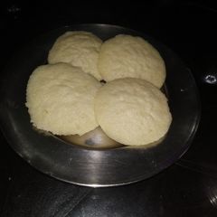 A picture of Samak rice idli.