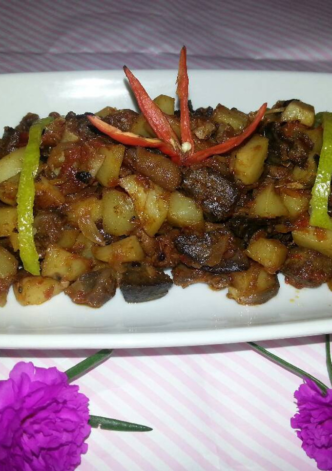 Foto resep Sambal Kentang + Hati + Ampela (HOT)