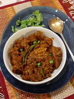 মাটন রোস্ট কেরালা স্টাইল(mutton roast kerala style recipe in Bengali) রেসিপির প্রধান ছবি