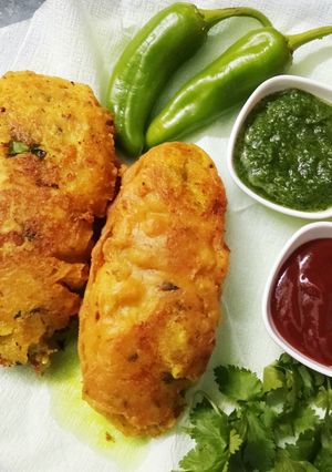 मिर्ची बड़ा(Mirchi Vada recipe in Hindi) रेसिपी मुख्य फोटो