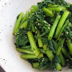 A picture of Shungiku (Edible Chrysanthemum) Salad.