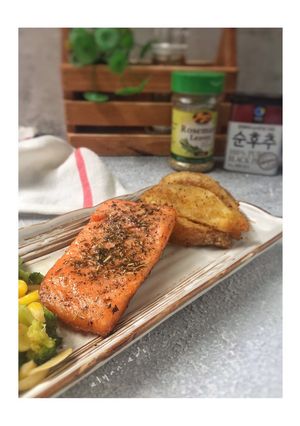 Foto resep Norwegian salmon with butter garlic and lemon sauce