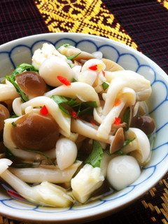 泰式涼拌雙菇 的食譜成品照片