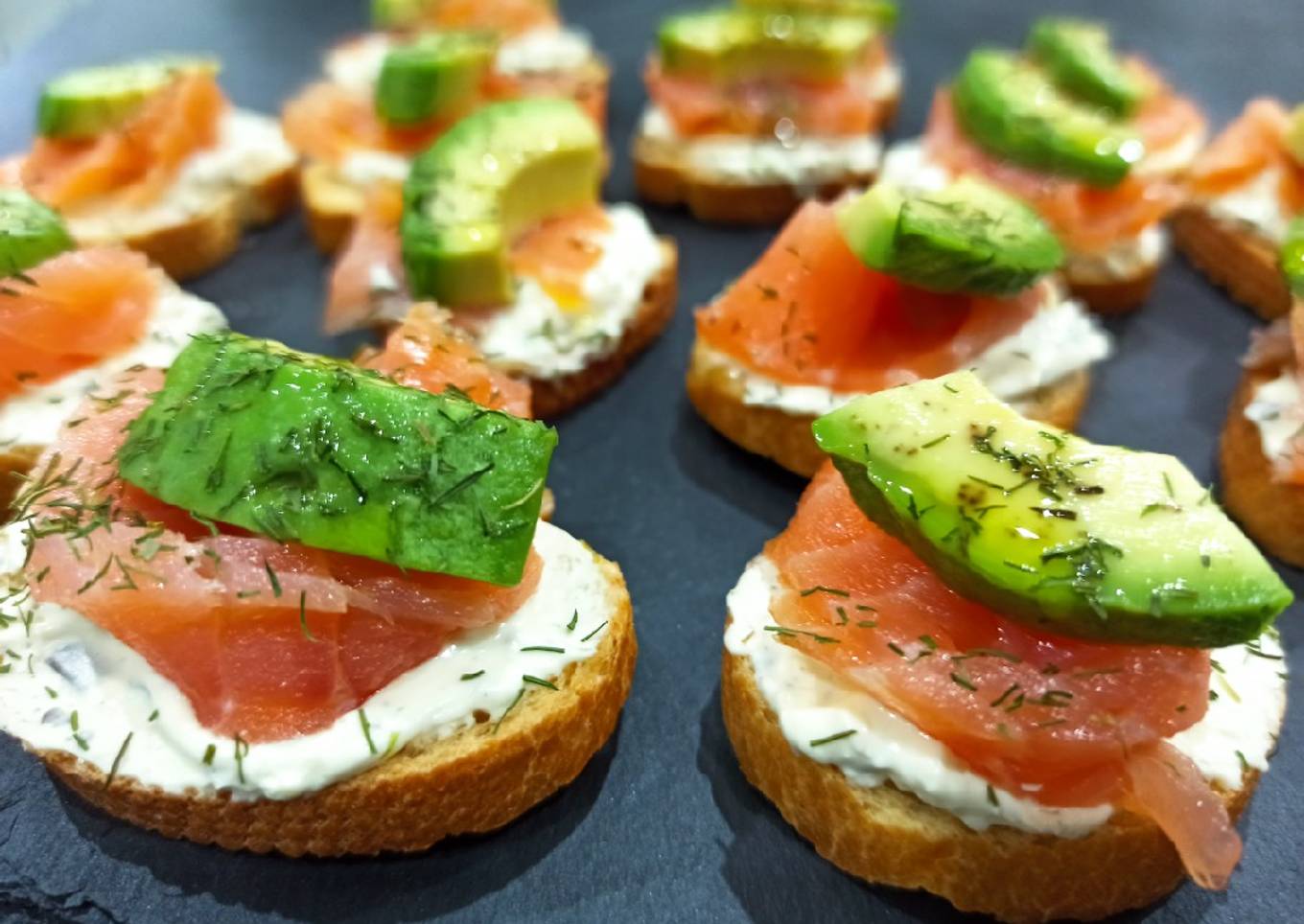 Entrantes navideños 🎄 de salmón ahumado 🐟 y mousse de queso 🧀