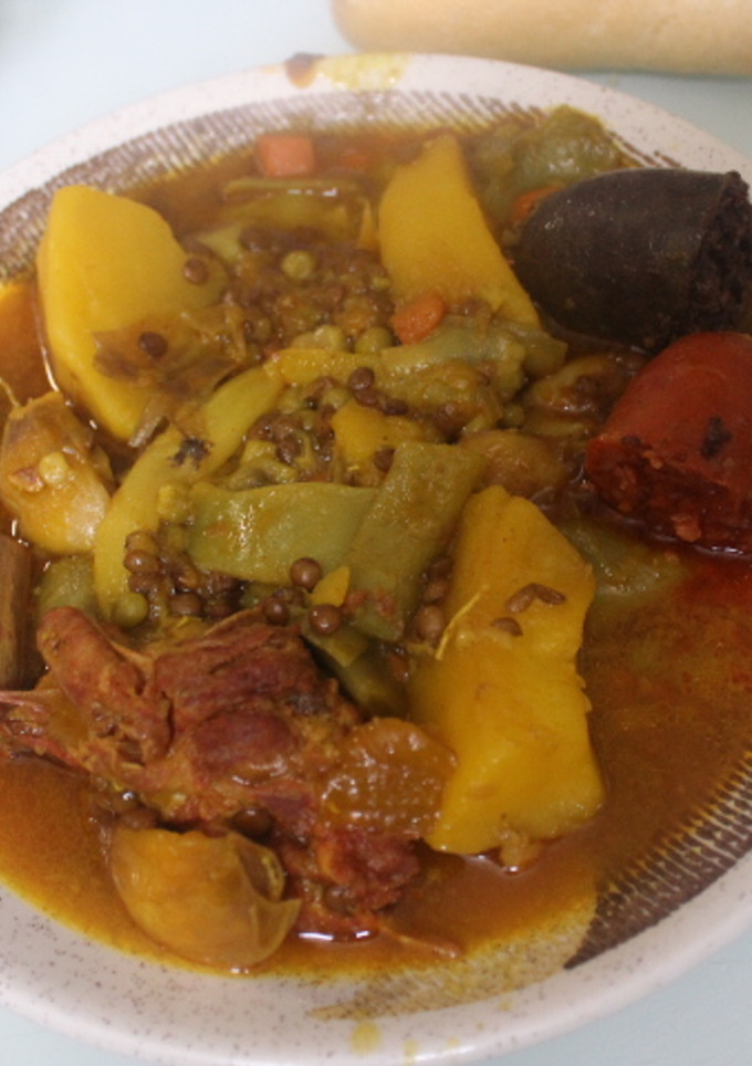 Una foto de Guiso de lentejas con costillas
