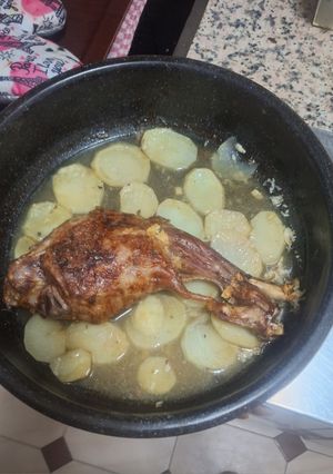 Una foto de Pierna de Cordero con Patatas al Horno