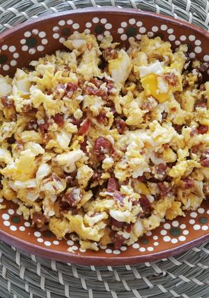 Una foto de Huevos con longa