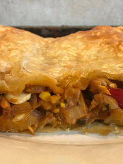 Una foto de Empanada hojaldrada de escabeche