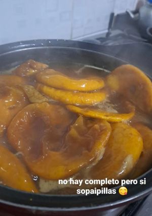 Una foto de Sopaipillas pasadas y fritas 😁